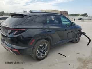 2024 Hyundai Tucson N Line z VIN KM8JFCD19RU180829, wystawiony jako Copart lot #80834695 z przebiegiem 11 057 mil mil oraz Szkoda całkowita • Salvage title. Historia ofert i sprzedaży dostępna na DreamBid. Obrazek 3.