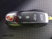 ✅ 2015 Porsche Cayman S • VIN: WP0AB2A80FK184898 • Lot: 41909079. Wystawiony na IAAI z przebiegiem 34 863 mil. Bezpłatny archiwum sprzedaży aukcyjnych z USA i szczegółowy raport historii pojazdu na DreamBid. Zdjęcie 11.