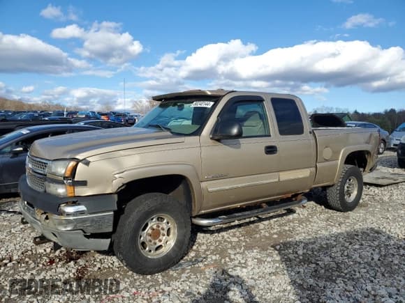 ✅ 2005 Chevrolet Silverado 2500HD LT • VIN: 1GCHK29U35E209094 • Lot: 80240144. Listed on Copart with 156,176 mi. Free auction sales archive from the USA and detailed vehicle history report at DreamBid. Image 1.
