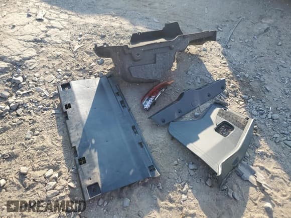 ✅ 2022 Mercedes-Benz E 53 AMG • VIN: W1K1J6BB2NF178361 • Lot: 70673074. Listed on Copart with 31,948 mi. Free auction sales archive from the USA and detailed vehicle history report at DreamBid. Image 12.