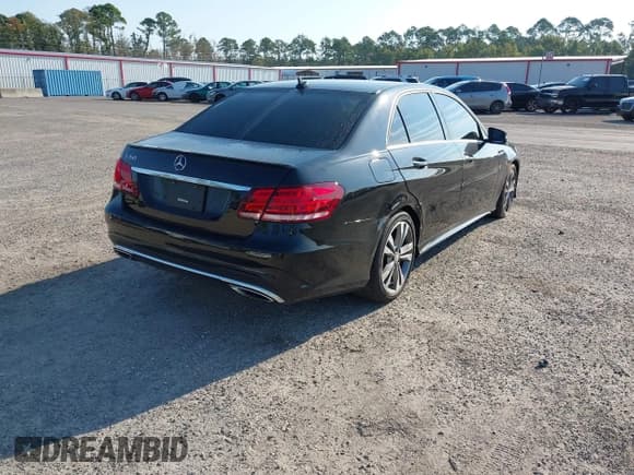 ✅ 2016 Mercedes-Benz E 350 Sport • VIN: WDDHF5KB7GB228160 • Lot: 43256800. Listed on IAAI with 129,924 mi. Free auction sales archive from the USA and detailed vehicle history report at DreamBid. Image 4.