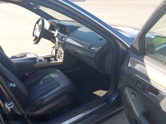 ✅ 2011 Mercedes-Benz E 550 Luxury • VIN: WDDHF7CB5BA266432 • Lot: 43367750. Listed on IAAI with 194,908 mi. Free auction sales archive from the USA and detailed vehicle history report at DreamBid. Image 5.