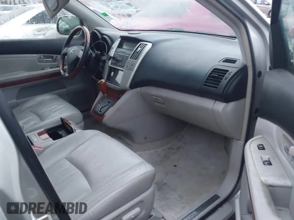 ✅ 2004 Lexus RX 330 • VIN: JTJGA31U840025746 • Lot: 43658395. Listed on IAAI with 273,204 mi. Free auction sales archive from the USA and detailed vehicle history report at DreamBid. Image 5.