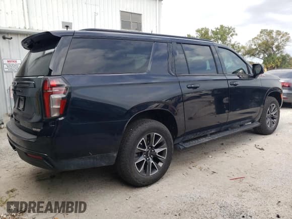 ✅ 2023 Chevrolet Suburban Z71 • VIN: 1GNSKDKD2PR409852 • Lot: 75884554. Wystawiony na Copart z przebiegiem 15 888 mil. Bezpłatny archiwum sprzedaży aukcyjnych z USA i szczegółowy raport historii pojazdu na DreamBid. Zdjęcie 3.