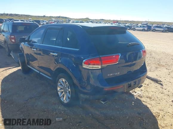 ✅ 2011 Lincoln MKX • VIN: 2LMDJ6JK9BBJ30930 • Lot: 43663600. Listed on IAAI with 171,154 mi. Free auction sales archive from the USA and detailed vehicle history report at DreamBid. Image 3.