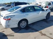 ✅ 2015 Nissan Altima SV • VIN: 1N4AL3AP5FC579704 • Lot: 43518349. Wystawiony na IAAI z przebiegiem 157 687 mil. Bezpłatny archiwum sprzedaży aukcyjnych z USA i szczegółowy raport historii pojazdu na DreamBid. Zdjęcie 4.