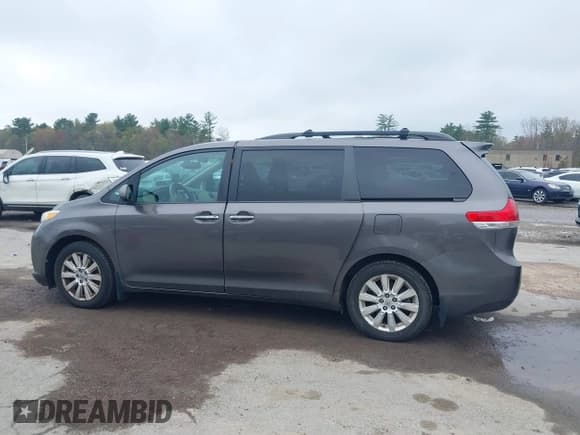 ✅ 2012 Toyota Sienna XLE • VIN: 5TDDK3DC2CS043855 • Lot: 42189680. Listed on IAAI with 195,788 mi. Free auction sales archive from the USA and detailed vehicle history report at DreamBid. Image 14.