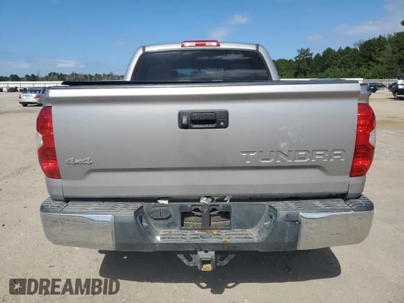 ✅ 2017 Toyota Tundra SR5 • VIN: 5TFDW5F17HX615158 • Lot: 84897335. Listed on Copart with 152,083 mi. Free auction sales archive from the USA and detailed vehicle history report at DreamBid. Image 6.