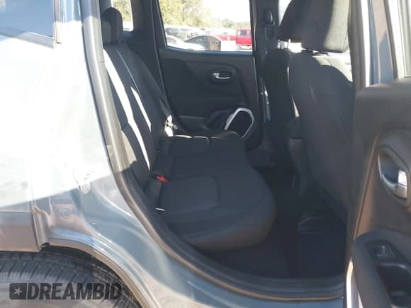 ✅ 2018 Jeep Renegade Upland • VIN: ZACCJBAB8JPH09079 • Lot: 43499957. Wystawiony na IAAI z przebiegiem 66 376 mil. Bezpłatny archiwum sprzedaży aukcyjnych z USA i szczegółowy raport historii pojazdu na DreamBid. Zdjęcie 8.