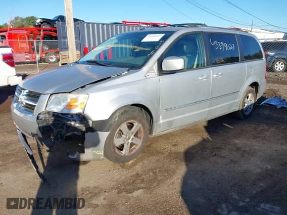 2008 Dodge Grand Caravan SXT z VIN 1D8HN54P88B140212, wystawiony jako IAAI lot #43399027 z przebiegiem 206 644 mil mil oraz . Historia ofert i sprzedaży dostępna na DreamBid. Obrazek 18.