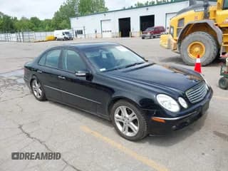 ✅ 2004 Mercedes-Benz E 500 • VIN: WDBUF70J74A491439 • Lot: 42454079. Wystawiony na IAAI z przebiegiem 130 237 mil. Bezpłatny archiwum sprzedaży aukcyjnych z USA i szczegółowy raport historii pojazdu na DreamBid. Zdjęcie 1.