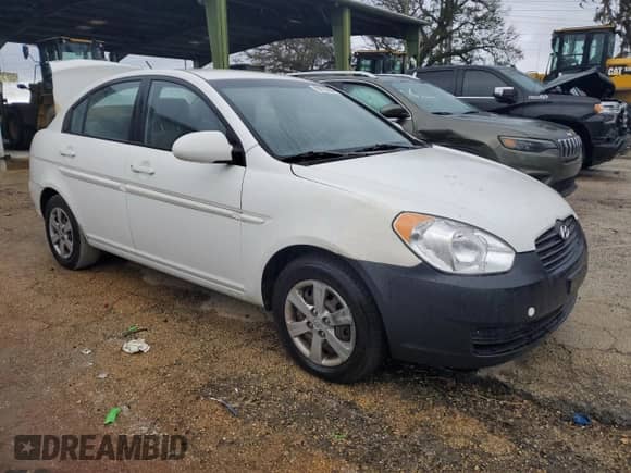 2009 Hyundai Accent Auto GLS z VIN KMHCN46C29U348942, wystawiony jako Copart lot #80129844 z przebiegiem 98 868 mil mil oraz Szkoda całkowita • Salvage title. Historia ofert i sprzedaży dostępna na DreamBid. Obrazek 4.