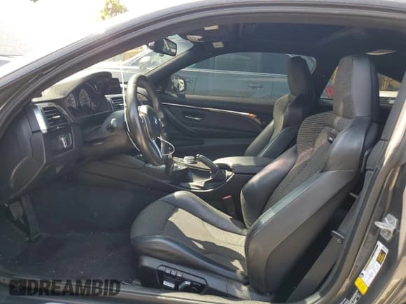 ✅ 2018 BMW M4 • VIN: WBS4Y9C5XJAC86193 • Лот: 81814525. Опубликован ранее на Copart с пробегом 103 690 миль. Бесплатный доступ к архиву аукционных продаж из США и подробный отчёт об истории автомобиля на DreamBid. Изображение 7.