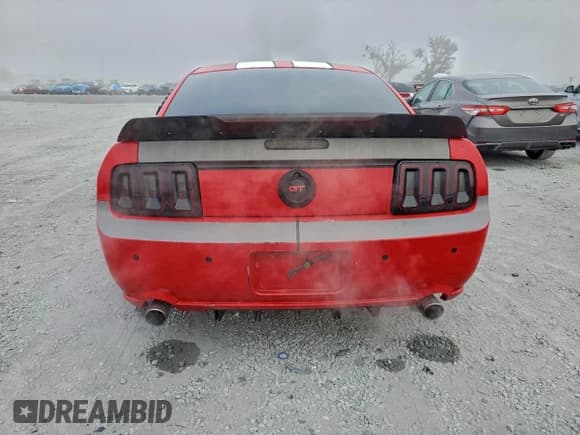 ✅ 2007 Ford Mustang GT Deluxe • VIN: 1ZVFT82H775229093 • Lot: 94149215. Wystawiony na Copart z przebiegiem 120 570 mil. Bezpłatny archiwum sprzedaży aukcyjnych z USA i szczegółowy raport historii pojazdu na DreamBid. Zdjęcie 6.