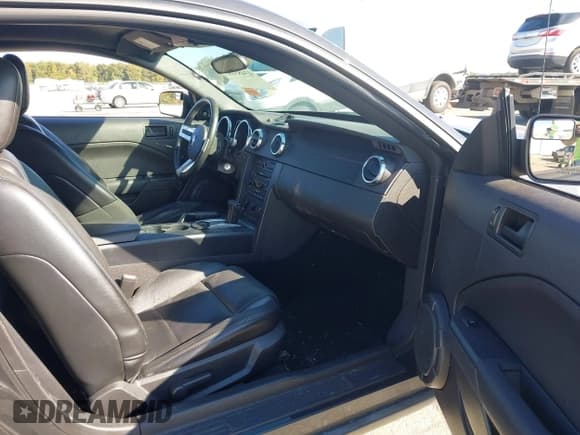 ✅ 2007 Ford Mustang Deluxe • VIN: 1ZVFT80NX75300411 • Лот: 43453183. Опубликован ранее на IAAI с пробегом 161 559 миль. Бесплатный доступ к архиву аукционных продаж из США и подробный отчёт об истории автомобиля на DreamBid. Изображение 5.