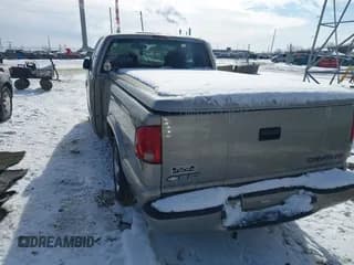 ✅ 2003 Chevrolet S-10 LS • VIN: 1GCCS19X238197160 • Лот: 41589211. Опубликован ранее на IAAI с пробегом 113 308 миль. Бесплатный доступ к архиву аукционных продаж из США и подробный отчёт об истории автомобиля на DreamBid. Изображение 3.