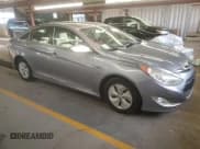 ✅ 2015 Hyundai Sonata • VIN: KMHEC4A46FA139361 • Lot: 91991795. Wystawiony na Copart z przebiegiem 189 898 mil. Bezpłatny archiwum sprzedaży aukcyjnych z USA i szczegółowy raport historii pojazdu na DreamBid. Zdjęcie 4.