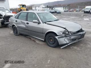 ✅ 2002 Saab 9-3 SE • VIN: YS3DF58K422002174 • Lot: 41744003. Wystawiony na IAAI z przebiegiem 250 574 mil. Bezpłatny archiwum sprzedaży aukcyjnych z USA i szczegółowy raport historii pojazdu na DreamBid. Zdjęcie 1.