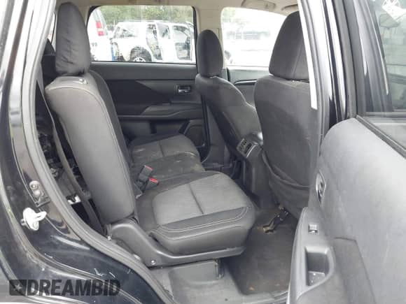 2019 Mitsubishi Outlander ES с VIN JA4AD2A38KZ016839, выставлен на аукционе IAAI как лот 43370503 с пробегом 116 336 миль миль и . История ставок и продаж доступна на DreamBid. Изображение 8.