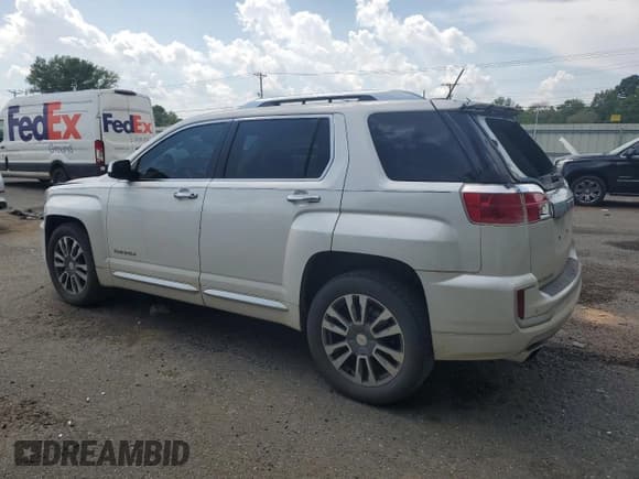 ✅ 2017 GMC Terrain Denali • VIN: 2GKFLRE36H6149352 • Lot: 63761075. Wystawiony na Copart z przebiegiem 123 467 mil. Bezpłatny archiwum sprzedaży aukcyjnych z USA i szczegółowy raport historii pojazdu na DreamBid. Zdjęcie 2.