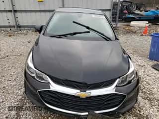 ✅ 2019 Chevrolet Cruze LS • VIN: 1G1BC5SM2K7128563 • Лот: 70968022. Размещён на Copart с пробегом 24 426 миль миль. Получите бесплатный доступ к архиву аукционных продаж из США и посмотрите подробный отчёт об истории автомобиля на DreamBid. Изображение 5.