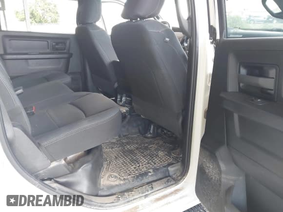 ✅ 2024 Ram 2500 Tradesman • VIN: 3C6UR5CJXRG156152 • Lot: 43048375. Listed on IAAI with 44,777 mi. Free auction sales archive from the USA and detailed vehicle history report at DreamBid. Image 8.