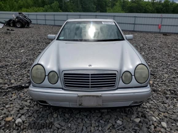 ✅ 1997 Mercedes-Benz E 320 • VIN: WDBJF72F7VA245827 • Лот: 56963154. Опубликован ранее на Copart с пробегом 63 162 миль. Бесплатный доступ к архиву аукционных продаж из США и подробный отчёт об истории автомобиля на DreamBid. Изображение 5.