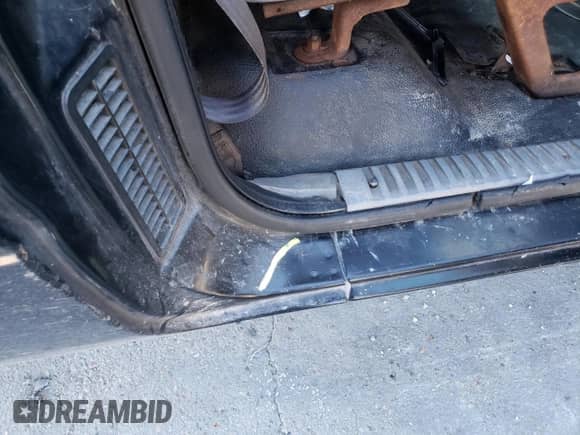 2000 Dodge 1500 Work Special с VIN 1B7HC16X7YS578908, выставлен на аукционе Copart как лот 83664494 с пробегом 395 307 миль миль и На запчасти • Non repairable. История ставок и продаж доступна на DreamBid. Изображение 12.