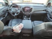 ✅ 2020 Chevrolet Traverse LT • VIN: 1GNEVHKW8LJ140858 • Lot: 89837595. Wystawiony na Copart z przebiegiem 164 405 mil. Bezpłatny archiwum sprzedaży aukcyjnych z USA i szczegółowy raport historii pojazdu na DreamBid. Zdjęcie 8.