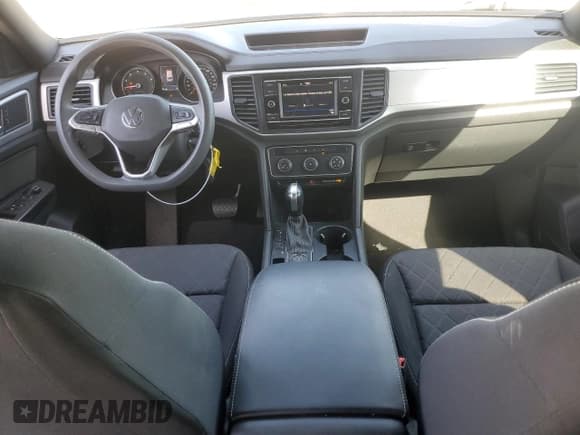 ✅ 2021 Volkswagen Atlas S • VIN: 1V2GC2CA5MC241111 • Lot: 51863485. Wystawiony na Copart z przebiegiem 16 140 mil. Bezpłatny archiwum sprzedaży aukcyjnych z USA i szczegółowy raport historii pojazdu na DreamBid. Zdjęcie 8.