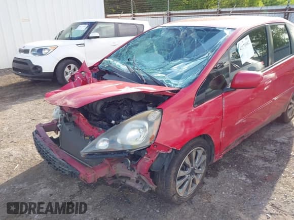 ✅ 2013 Honda Fit Sport • VIN: JHMGE8H51DC080183 • Лот: 42178982. Опубликован ранее на IAAI с пробегом 174 133 миль. Бесплатный доступ к архиву аукционных продаж из США и подробный отчёт об истории автомобиля на DreamBid. Изображение 6.
