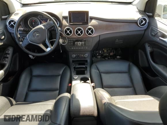 ✅ 2014 Mercedes-Benz B Electric Drive • VIN: WDDVP9ABXEJ003078 • Lot: 56353255. Listed on Copart with 86,149 mi. Free auction sales archive from the USA and detailed vehicle history report at DreamBid. Image 8.