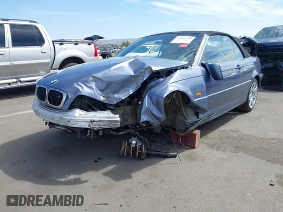 ✅ 2001 BMW 3 Series 325Ci • VIN: WBABS33481JY57209 • Lot: 41895588. Wystawiony na IAAI z przebiegiem Nie podano. Bezpłatny archiwum sprzedaży aukcyjnych z USA i szczegółowy raport historii pojazdu na DreamBid. Zdjęcie 2.