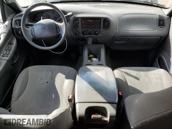 ✅ 2001 Ford Expedition XLT • VIN: 1FMRU16W21LA96383 • Lot: 42085775. Listed on Copart with 110,603 mi. Free auction sales archive from the USA and detailed vehicle history report at DreamBid. Image 8.