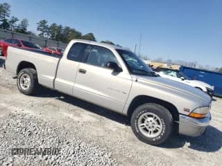 ✅ 2000 Dodge Dakota • VIN: 1B7GL22X3YS621292 • Lot: 45266195. Wystawiony na Copart z przebiegiem 185 912 mil. Bezpłatny archiwum sprzedaży aukcyjnych z USA i szczegółowy raport historii pojazdu na DreamBid. Zdjęcie 4.