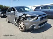 ✅ 2012 Mitsubishi Outlander SE • VIN: JA4AR4AUXCZ010564 • Lot: 81527055. Wystawiony na Copart z przebiegiem 175 393 mil. Bezpłatny archiwum sprzedaży aukcyjnych z USA i szczegółowy raport historii pojazdu na DreamBid. Zdjęcie 4.