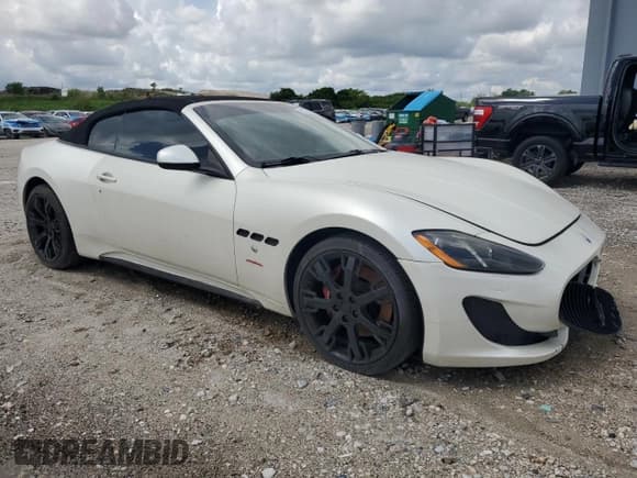 ✅ 2013 Maserati GranTurismo Sport • VIN: ZAM45VMA4D0067544 • Lot: 70730935. Wystawiony na Copart z przebiegiem 47 724 mil. Bezpłatny archiwum sprzedaży aukcyjnych z USA i szczegółowy raport historii pojazdu na DreamBid. Zdjęcie 4.