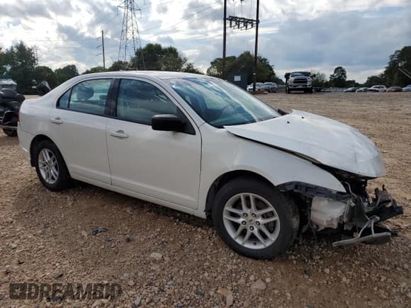 ✅ 2012 Ford Fusion S • VIN: 3FAHP0GA3CR271058 • Lot: 65936075. Listed on Copart with 204,652 mi. Free auction sales archive from the USA and detailed vehicle history report at DreamBid. Image 4.