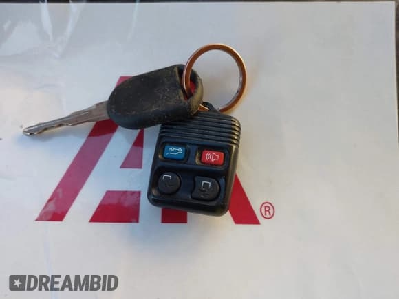 ✅ 2005 Ford Explorer Eddie Bauer • VIN: 1FMZU64W35UB04877 • Лот: 43819114. Опубликован ранее на IAAI с пробегом 218 967 миль. Бесплатный доступ к архиву аукционных продаж из США и подробный отчёт об истории автомобиля на DreamBid. Изображение 11.