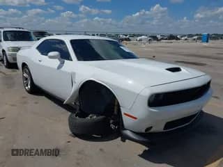 2021 Dodge Challenger R/T с VIN 2C3CDZBT8MH546483, выставлен на аукционе IAAI как лот 43293243 с пробегом 65 771 миль миль и . История ставок и продаж доступна на DreamBid. Изображение 1.