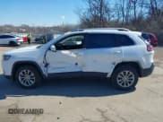 ✅ 2019 Jeep Cherokee Latitude • VIN: 1C4PJMCX7KD146578 • Lot: 41709586. Wystawiony na IAAI z przebiegiem 61 134 mil. Bezpłatny archiwum sprzedaży aukcyjnych z USA i szczegółowy raport historii pojazdu na DreamBid. Zdjęcie 15.