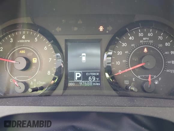 ✅ 2017 Toyota Sienna LE • VIN: 5TDKZ3DC3HS833935 • Lot: 43592951. Listed on IAAI with 97,688 mi. Free auction sales archive from the USA and detailed vehicle history report at DreamBid. Image 7.