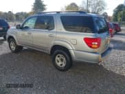 ✅ 2001 Toyota Sequoia SR5 • VIN: 5TDZT34A61S035241 • Lot: 43648123. Listed on IAAI with 392,682 mi. Free auction sales archive from the USA and detailed vehicle history report at DreamBid. Image 3.