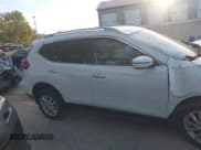 ✅ 2018 Nissan Rogue S • VIN: 5N1AT2MV8JC818729 • Lot: 43357814. Wystawiony na IAAI z przebiegiem 93 758 mil. Bezpłatny archiwum sprzedaży aukcyjnych z USA i szczegółowy raport historii pojazdu na DreamBid. Zdjęcie 14.