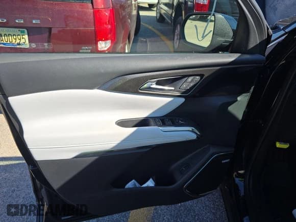 ✅ 2025 Chevrolet Traverse AWD High Country • VIN: 1GNEVKRS6SJ176899 • Lot: 43658756. Wystawiony na IAAI z przebiegiem 18 060 mil. Bezpłatny archiwum sprzedaży aukcyjnych z USA i szczegółowy raport historii pojazdu na DreamBid. Zdjęcie 22.