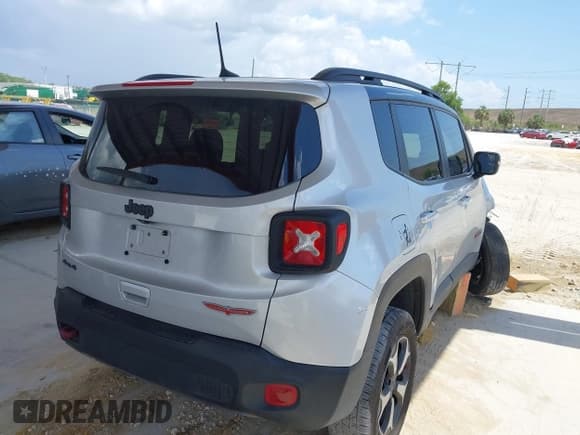 ✅ 2021 Jeep Renegade Trailhawk • VIN: ZACNJDC17MPN27500 • Lot: 42206678. Listed on IAAI with 114,258 mi. Free auction sales archive from the USA and detailed vehicle history report at DreamBid. Image 4.