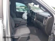 ✅ 2020 Chevrolet Silverado 1500 RST • VIN: 1GCUYEED5LZ107631 • Lot: 42546146. Wystawiony na IAAI z przebiegiem 106 756 mil. Bezpłatny archiwum sprzedaży aukcyjnych z USA i szczegółowy raport historii pojazdu na DreamBid. Zdjęcie 5.