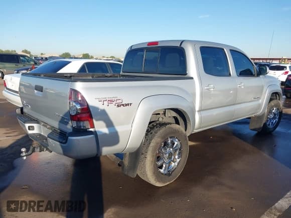✅ 2013 Toyota Tacoma PreRunner • VIN: 3TMJU4GN9DM145025 • Лот: 43617866. Опубликован ранее на IAAI с пробегом 99 587 миль. Бесплатный доступ к архиву аукционных продаж из США и подробный отчёт об истории автомобиля на DreamBid. Изображение 4.