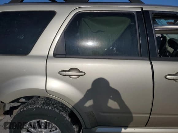 ✅ 2010 Mercury Mariner Premier • VIN: 4M2CN8H70AKJ05877 • Lot: 50355225. Listed on Copart with Not provided. Free auction sales archive from the USA and detailed vehicle history report at DreamBid. Image 12.