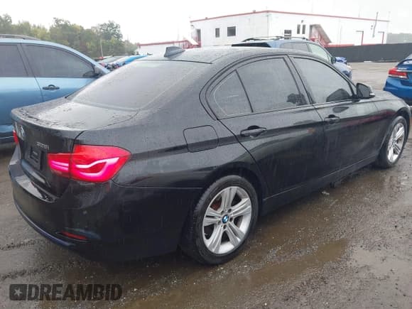 ✅ 2016 BMW 3 Series 328i xDrive • VIN: WBA8E3G59GNU03573 • Lot: 43174032. Listed on IAAI with 59,916 mi. Free auction sales archive from the USA and detailed vehicle history report at DreamBid. Image 4.